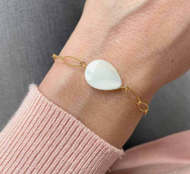 mother of pearl gold bracelet model