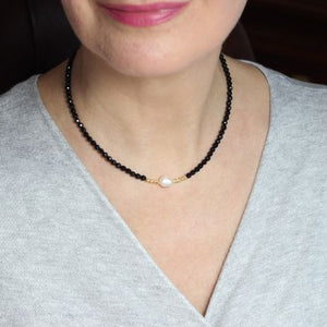 black onyx pearl necklace model