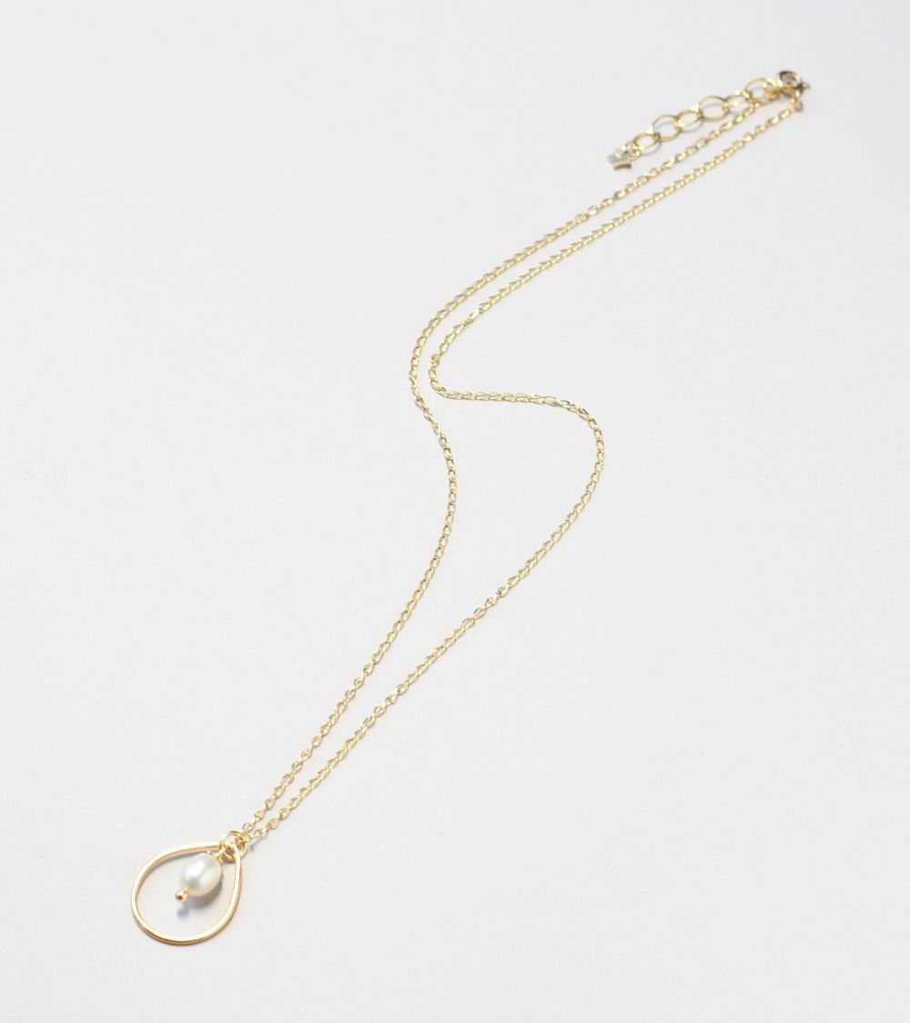 Pearl Gold Pendant Necklace