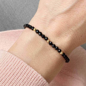 black onyx claspless bracelet model