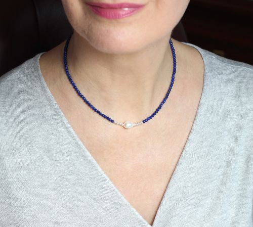 lapis lazuli necklace model