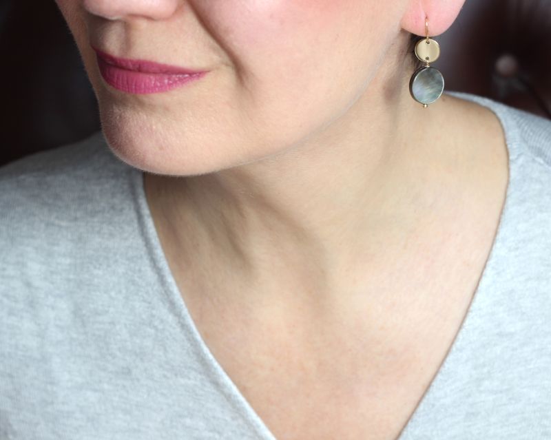 Mother of Pearl Black Disc Earrings model