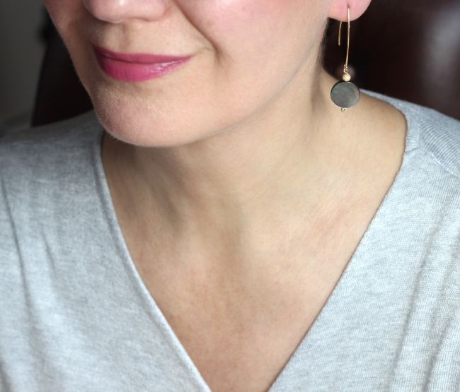 mother of pearl black gold earrings model