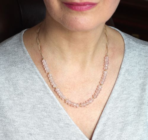 rose quartz necklace model