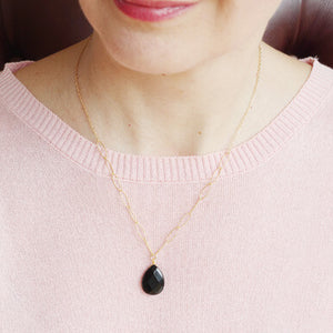black onyx delicate necklace model