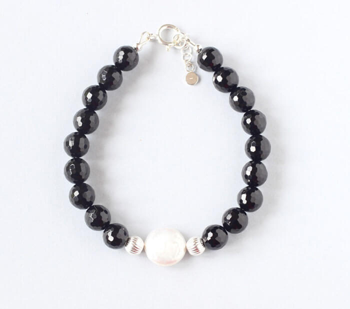 black onyx pearl bracelet